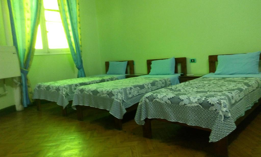 Hostel Luna Cairo Room photo